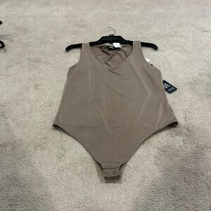 Express v neck body suit